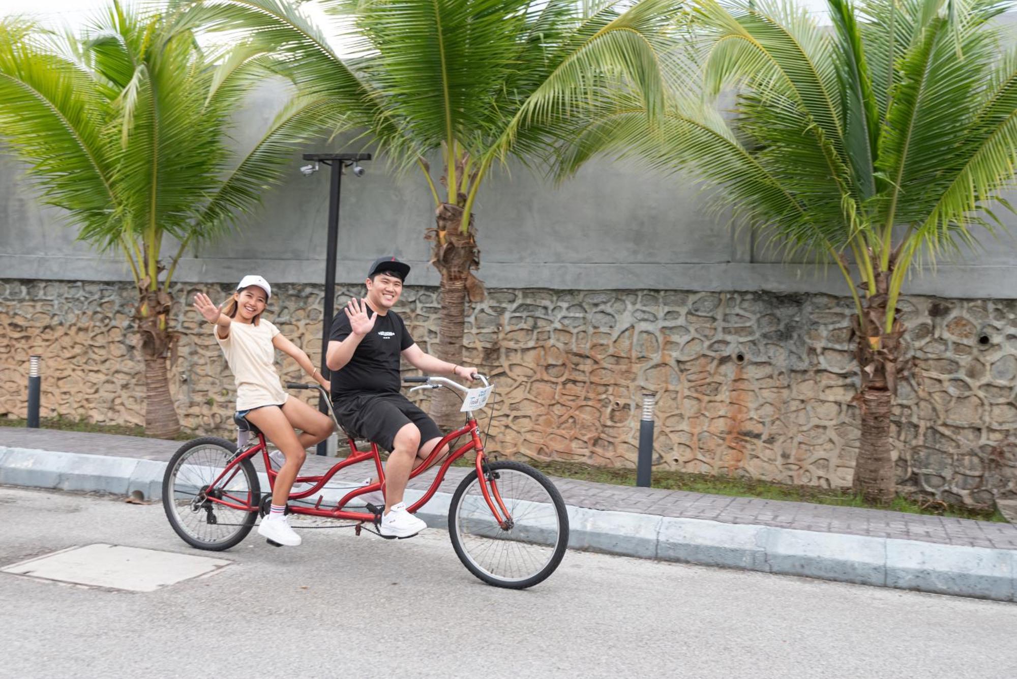 Tasik Villa International Resort Port Dickson Exterior foto Tandem bicycle