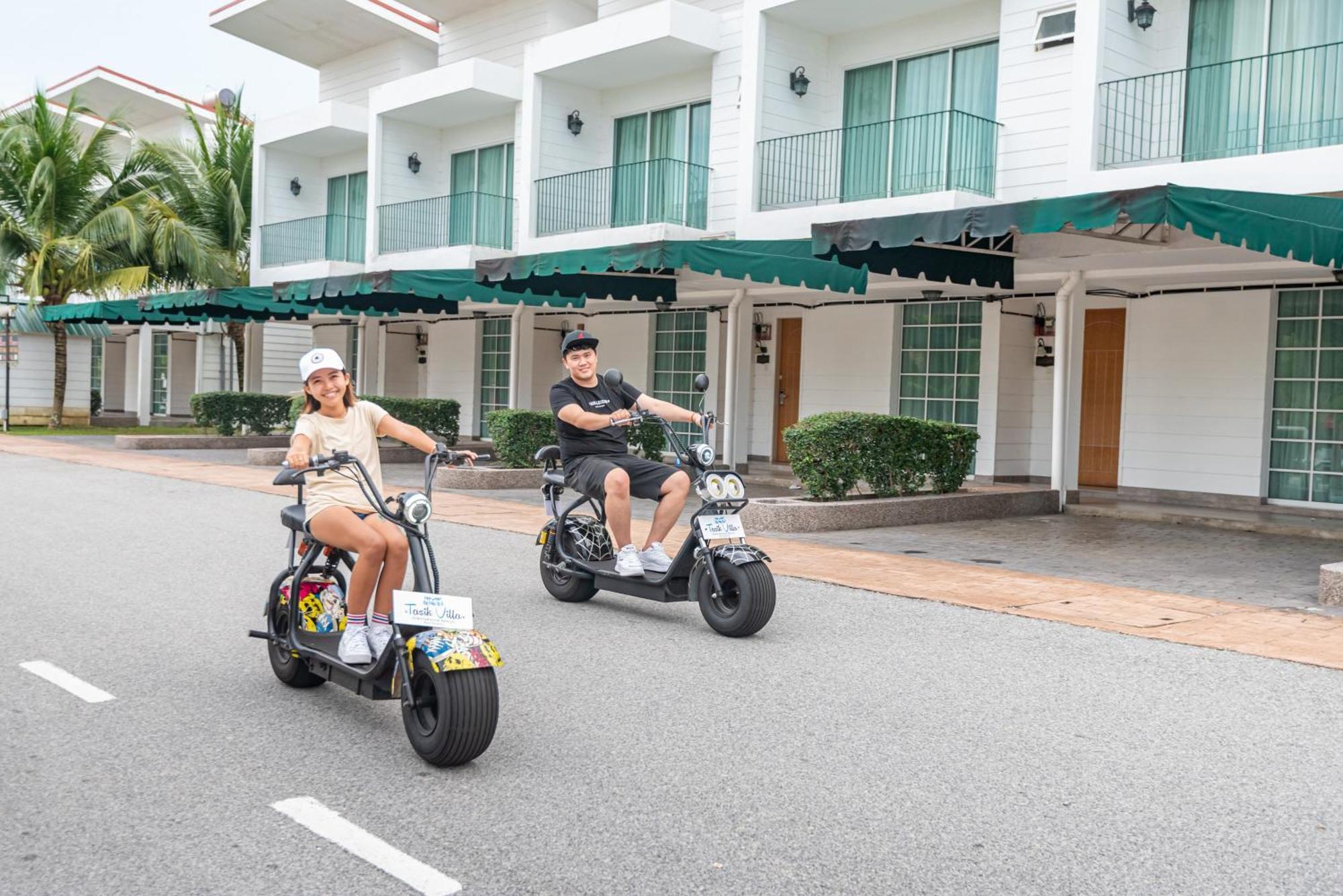 Tasik Villa International Resort Port Dickson Exterior foto The 2019 Honda Cub